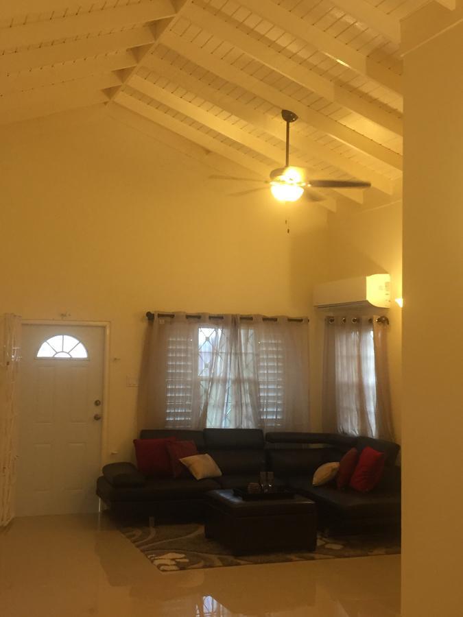 N2N Suites - Ochio Rios Vacation Home Ότσο Ρίος Εξωτερικό φωτογραφία
