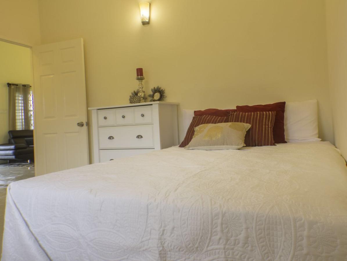 N2N Suites - Ochio Rios Vacation Home Ότσο Ρίος Εξωτερικό φωτογραφία