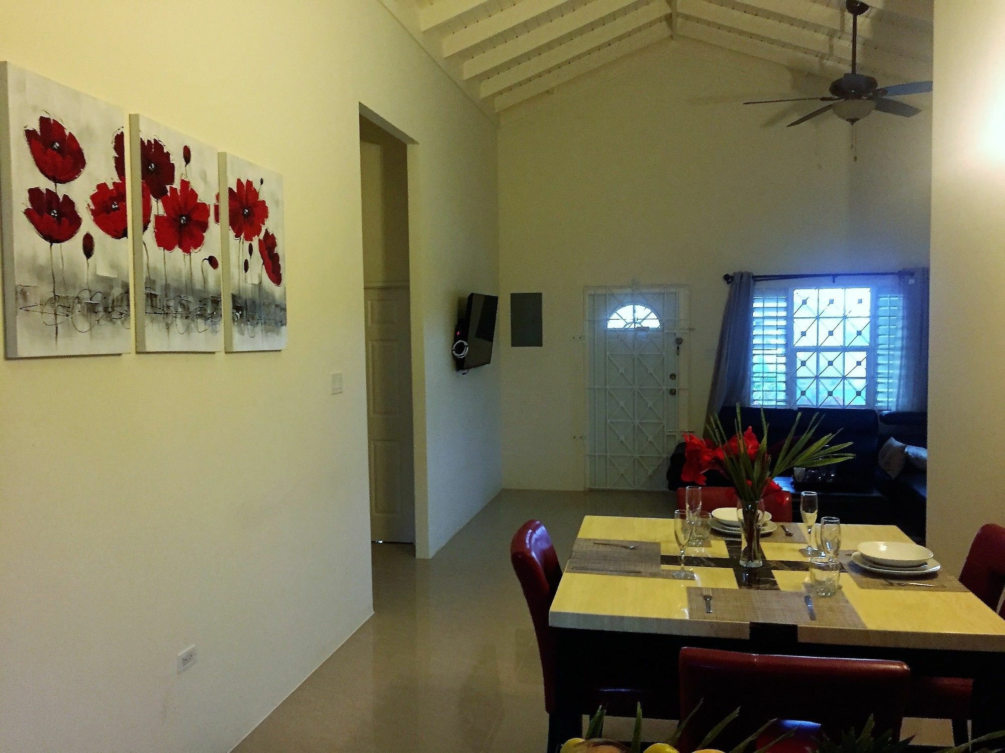 N2N Suites - Ochio Rios Vacation Home Ότσο Ρίος Εξωτερικό φωτογραφία